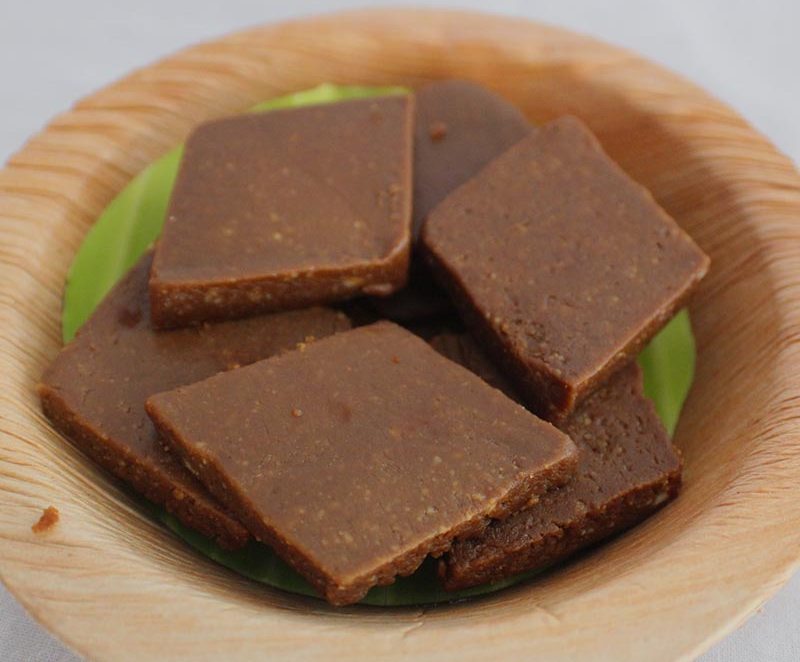 Karupatti Munthiri Cake