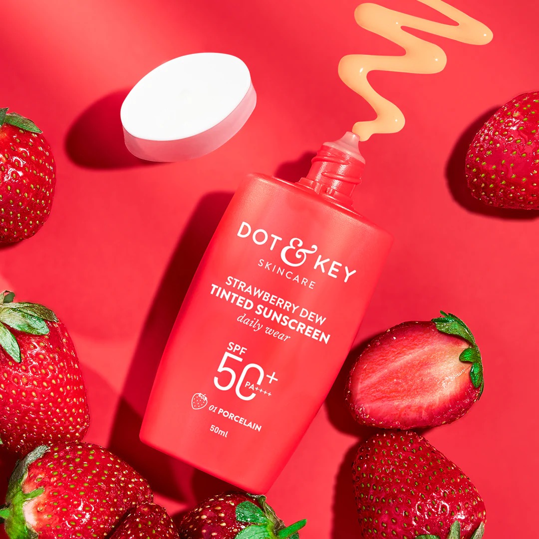 Dot & Key Strawberry Dew Tinted Sunscreen SPF 50+ PA++++ - Porcelain Light - 01